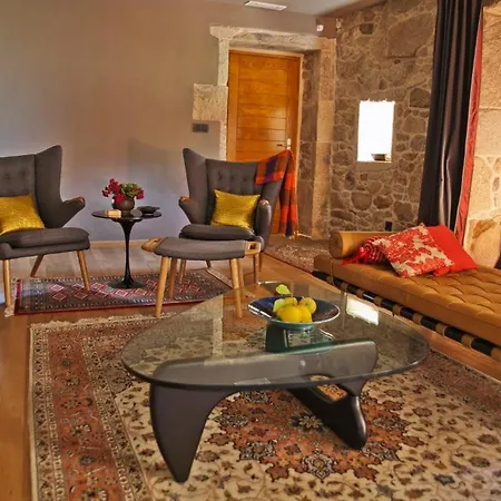 Os Lambrans Country house *
