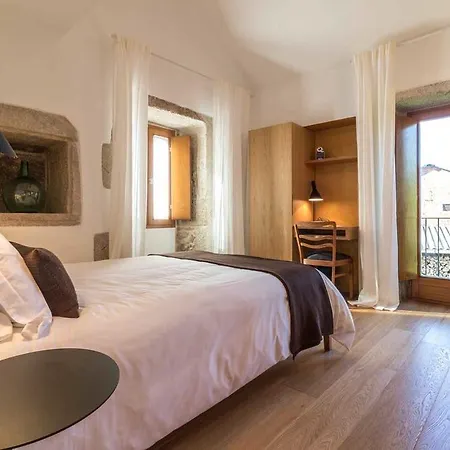 Os Lambrans Country house *