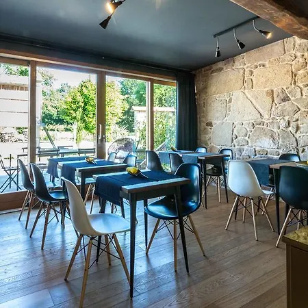 Os Lambrans Country house *